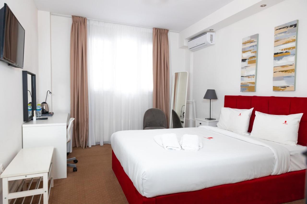 City Plaza Apartments & Rooms Tesalonika Bagian luar foto