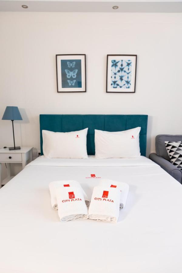 City Plaza Apartments & Rooms Tesalonika Bagian luar foto