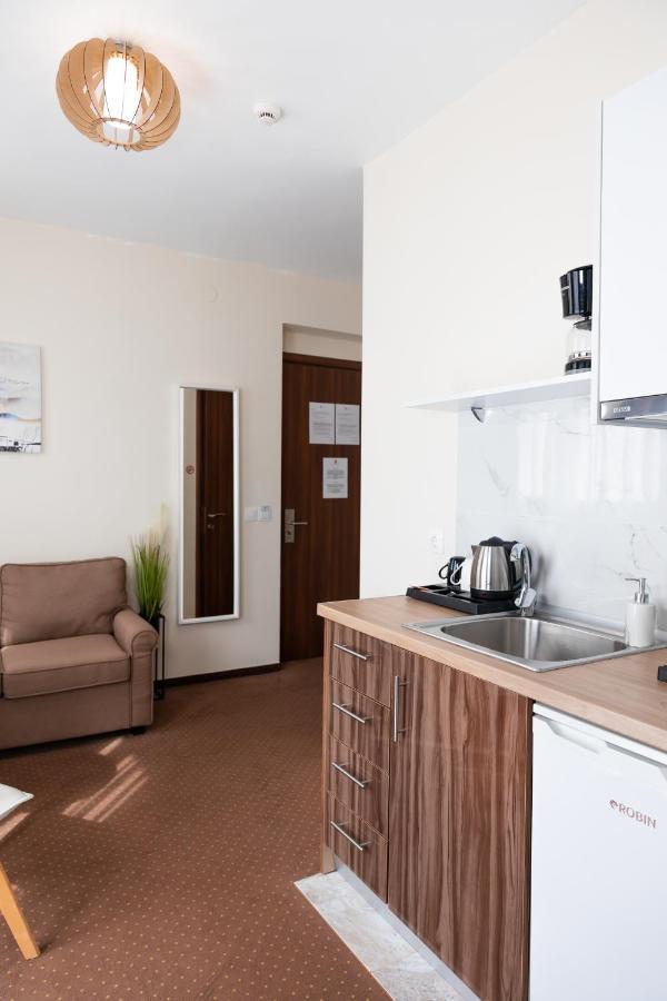 City Plaza Apartments & Rooms Tesalonika Bagian luar foto
