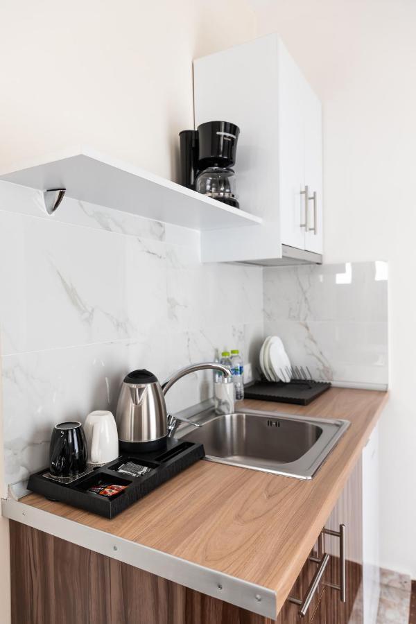 City Plaza Apartments & Rooms Tesalonika Bagian luar foto