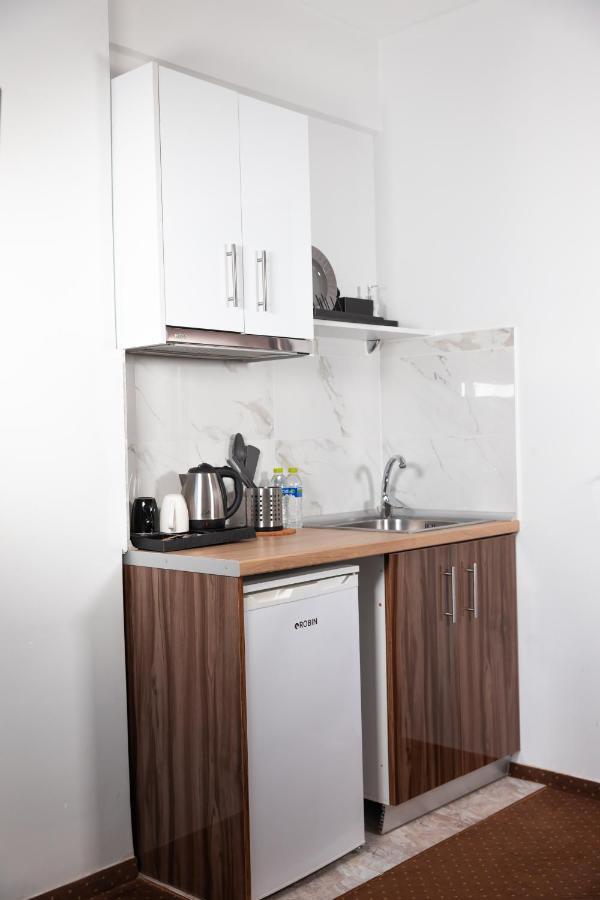 City Plaza Apartments & Rooms Tesalonika Bagian luar foto