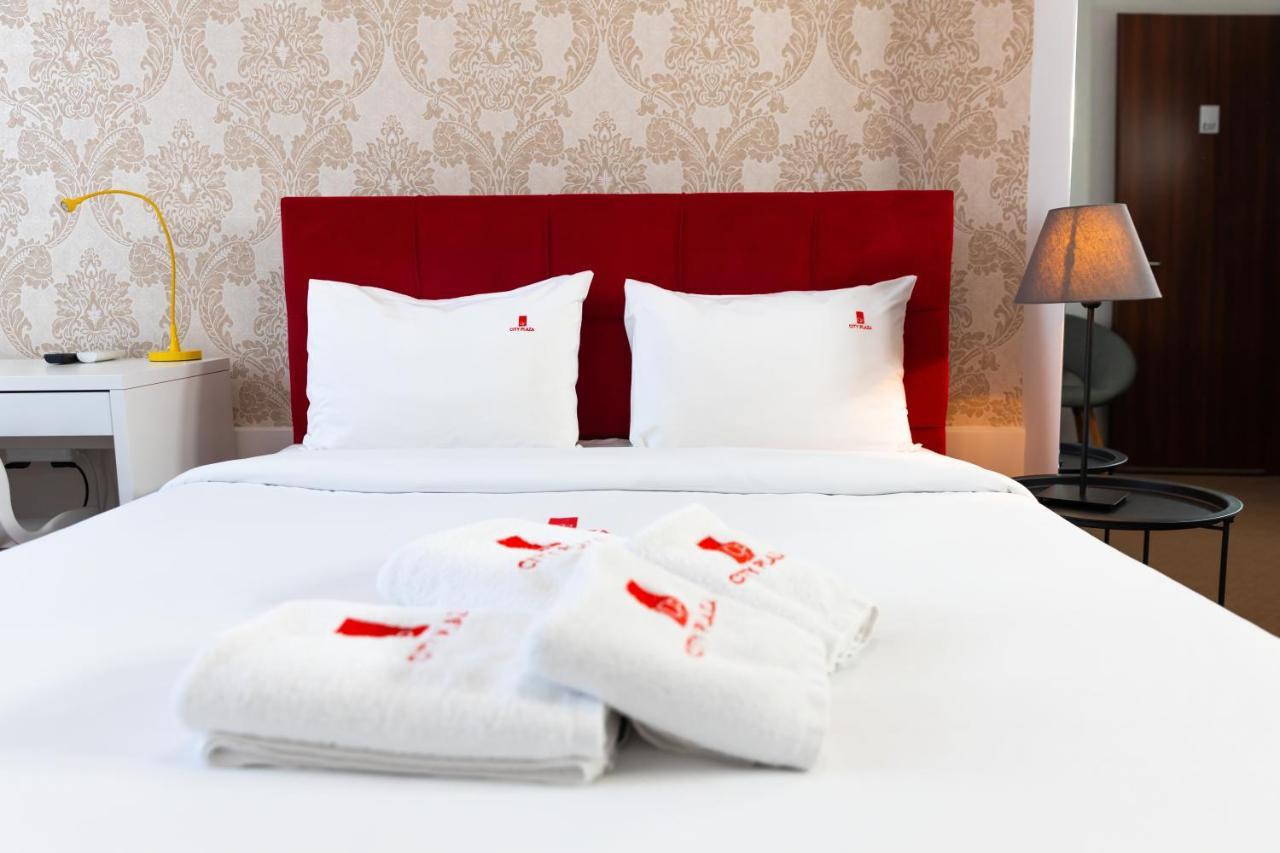 City Plaza Apartments & Rooms Tesalonika Bagian luar foto