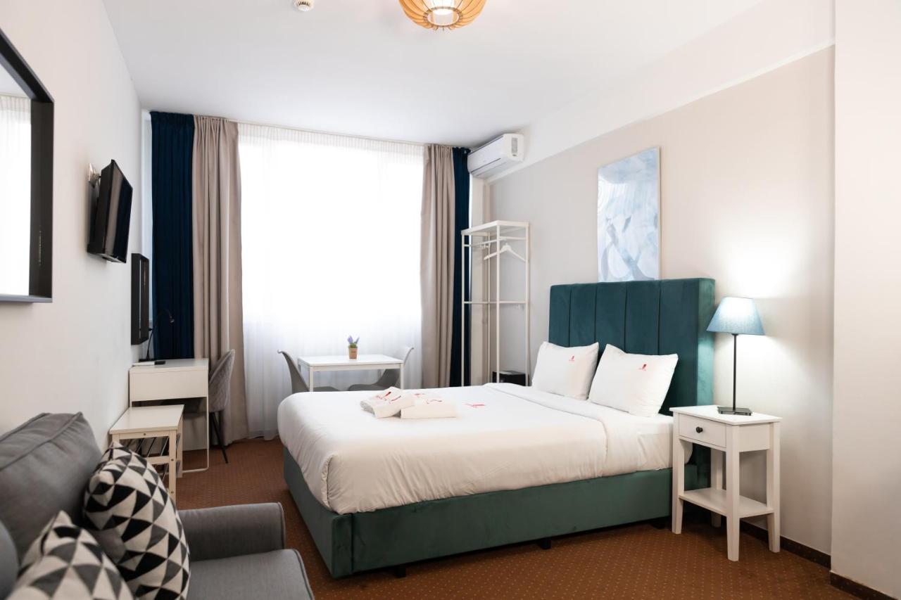 City Plaza Apartments & Rooms Tesalonika Bagian luar foto