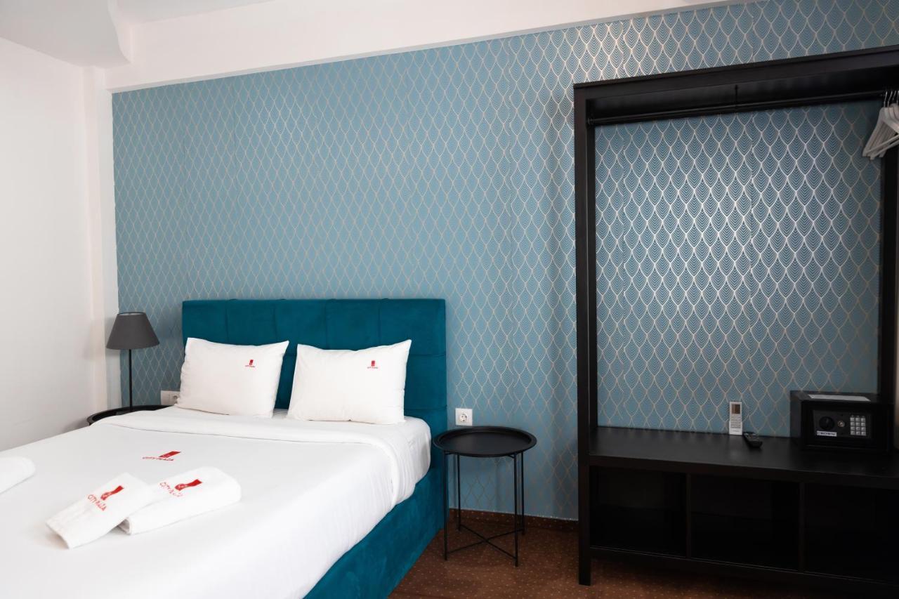 City Plaza Apartments & Rooms Tesalonika Bagian luar foto