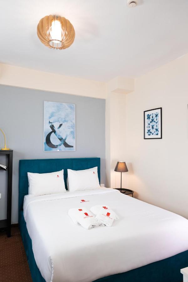 City Plaza Apartments & Rooms Tesalonika Bagian luar foto
