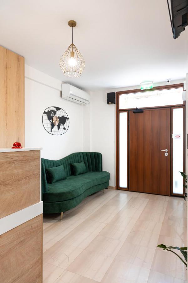 City Plaza Apartments & Rooms Tesalonika Bagian luar foto