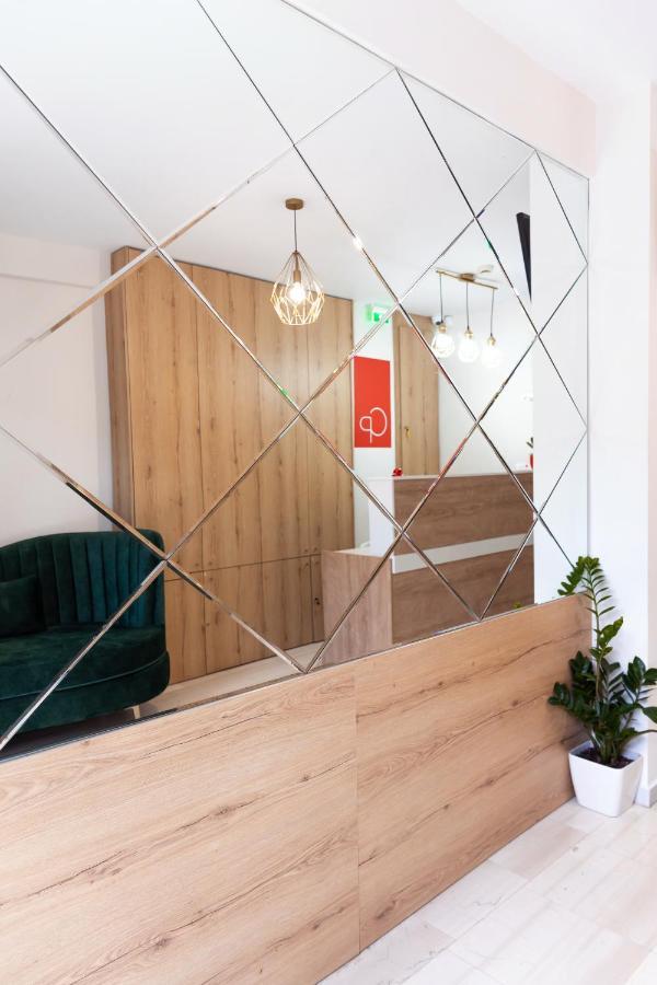 City Plaza Apartments & Rooms Tesalonika Bagian luar foto