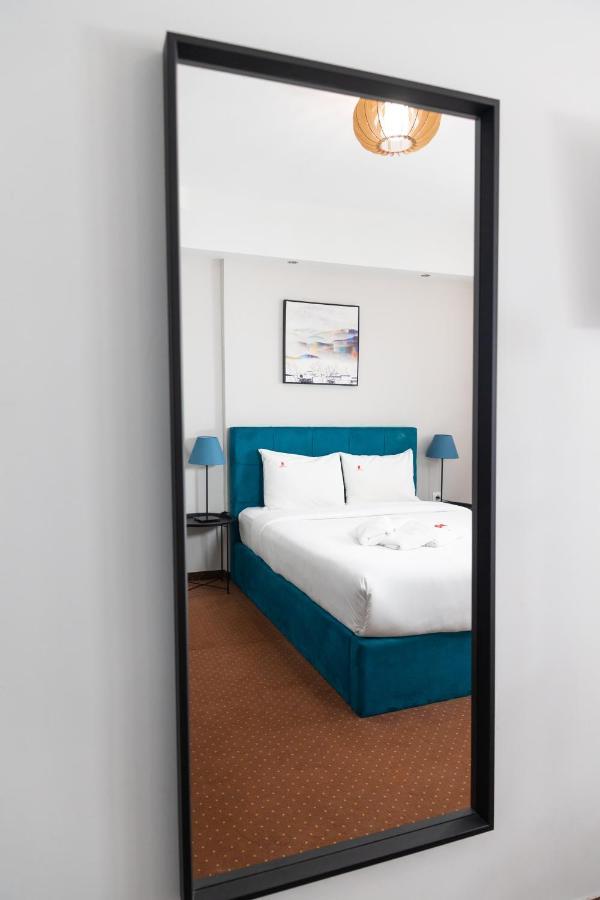 City Plaza Apartments & Rooms Tesalonika Bagian luar foto
