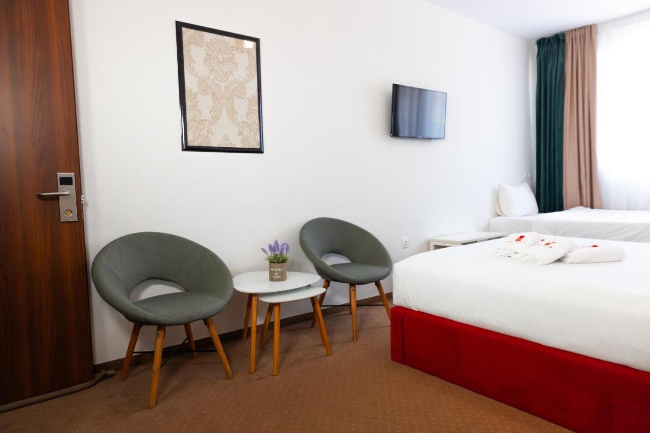City Plaza Apartments & Rooms Tesalonika Bagian luar foto