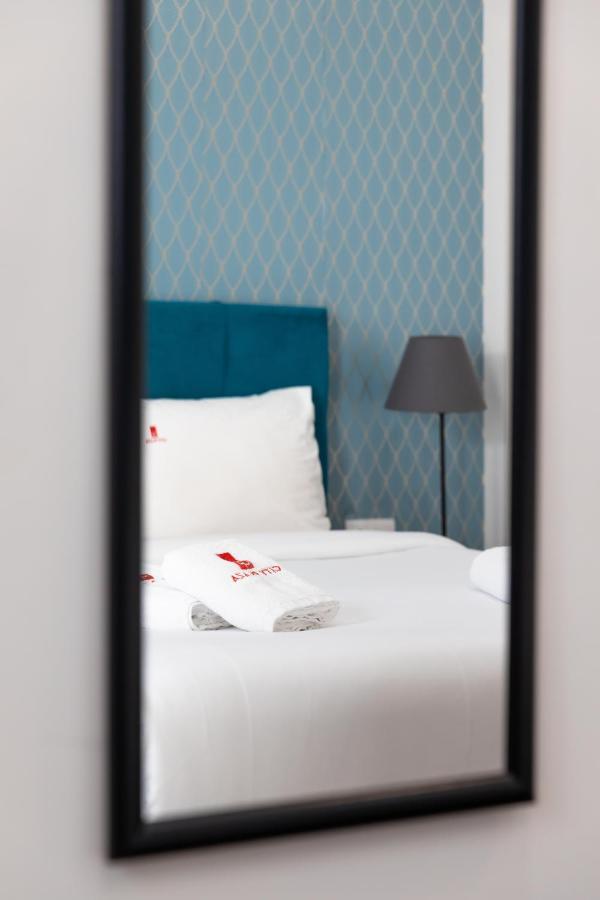 City Plaza Apartments & Rooms Tesalonika Bagian luar foto