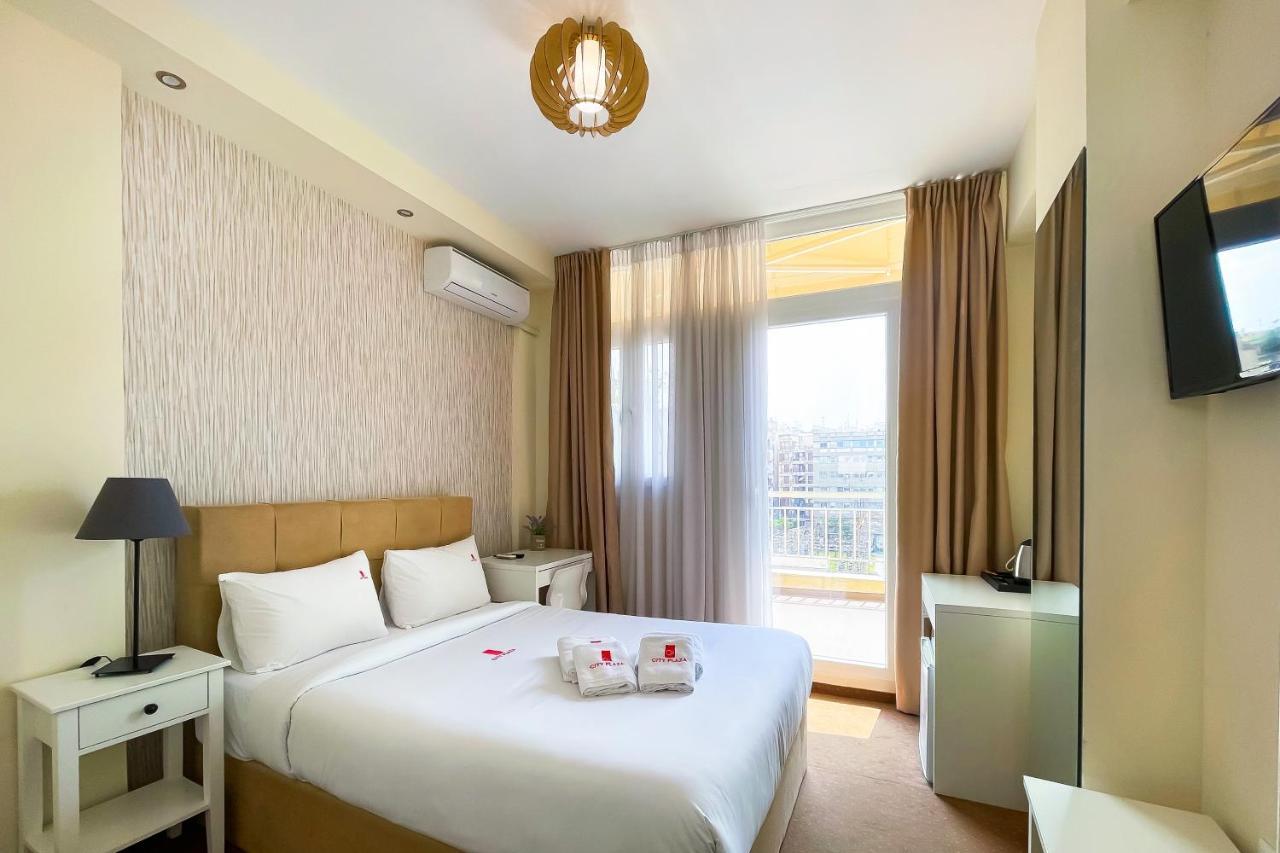 City Plaza Apartments & Rooms Tesalonika Bagian luar foto