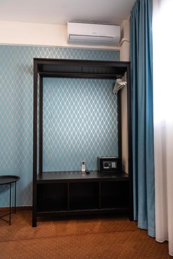 City Plaza Apartments & Rooms Tesalonika Bagian luar foto